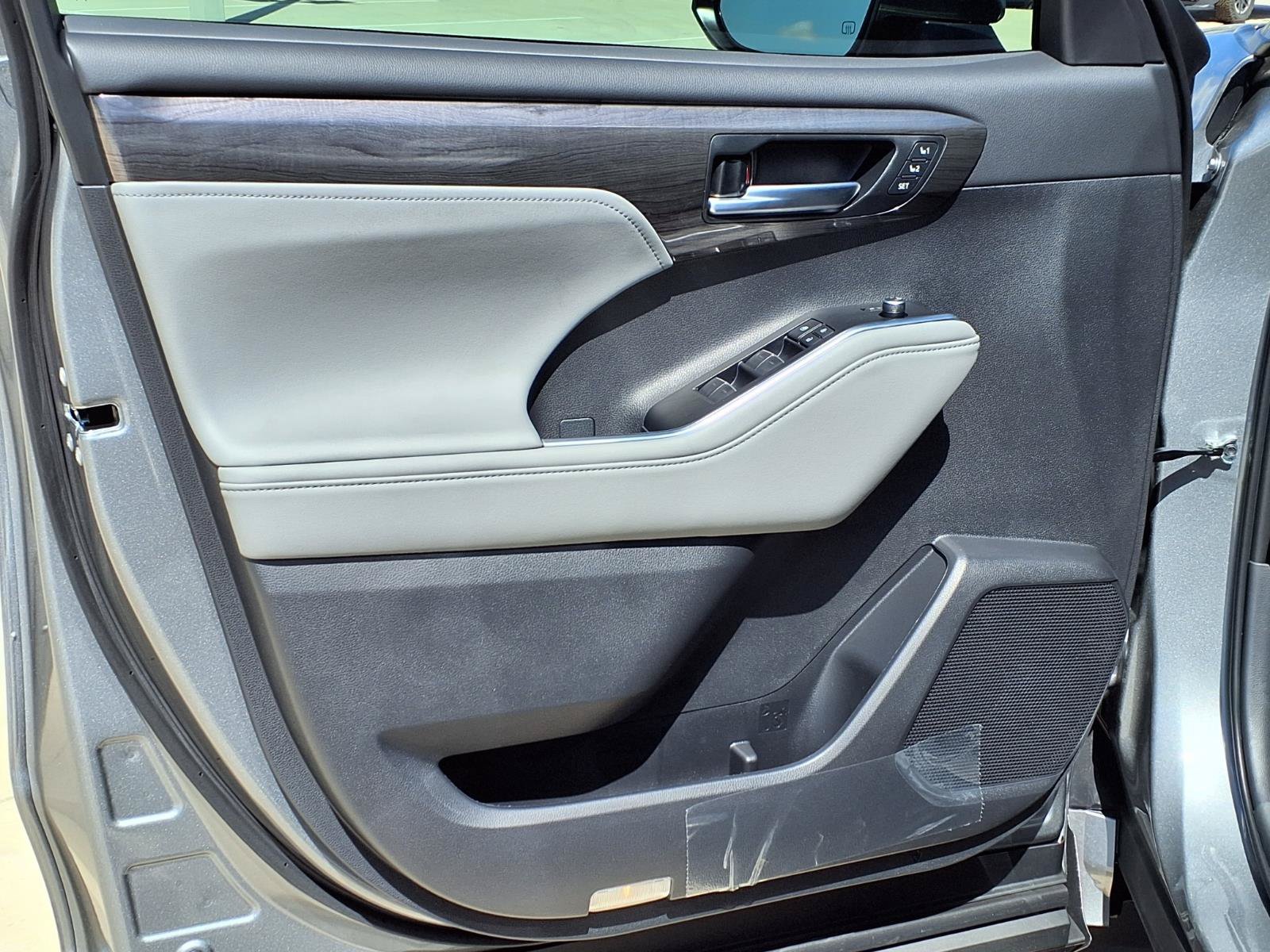 New 2026 Toyota Highlander Limited AWD/4WD image 26