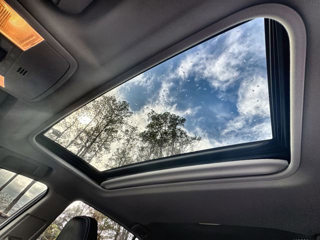 Used 2018 Toyota RAV4 Limited image 29