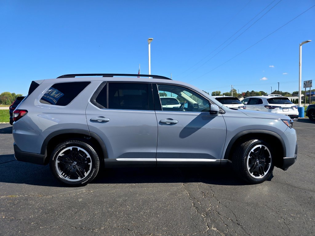 New 2026 Honda Pilot Touring image 9