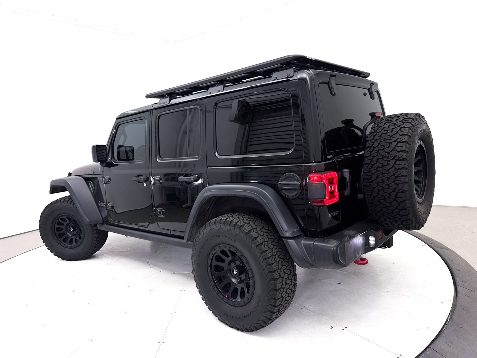 Used 2021 Jeep Wrangler Unlimited Rubicon AWD/4WD image 2