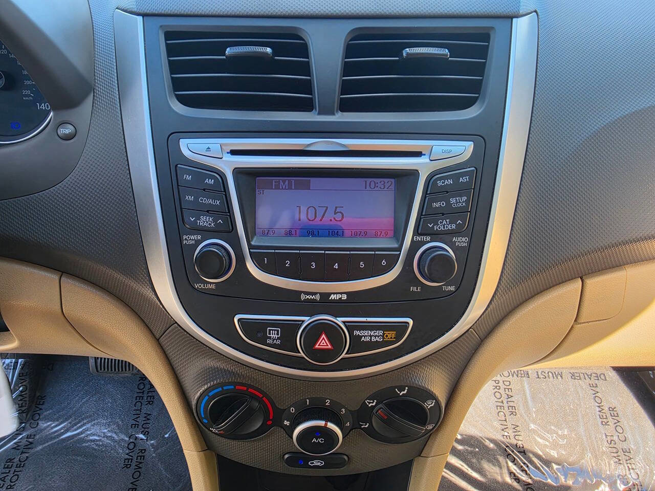 Used 2013 Hyundai Accent GLS FWD image 36