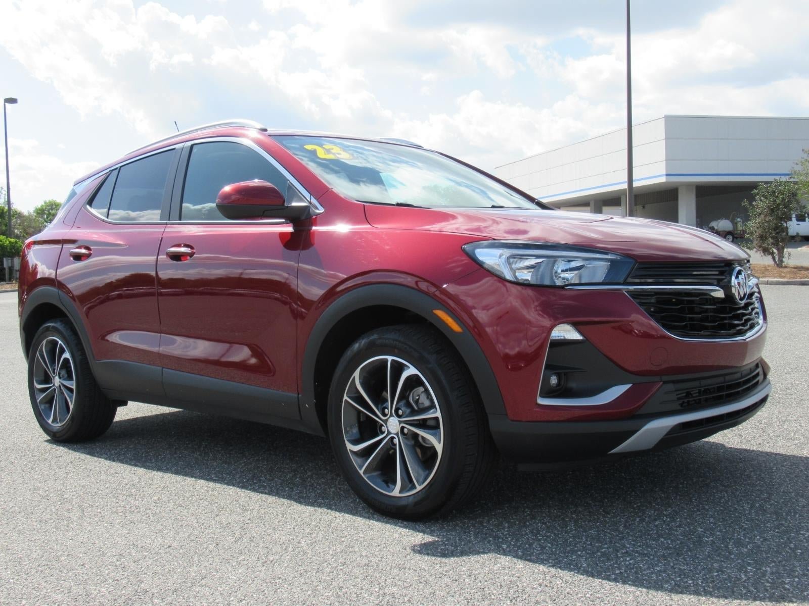 Used 2023 Buick Encore GX Select w/ Safety Package II FWD image 1