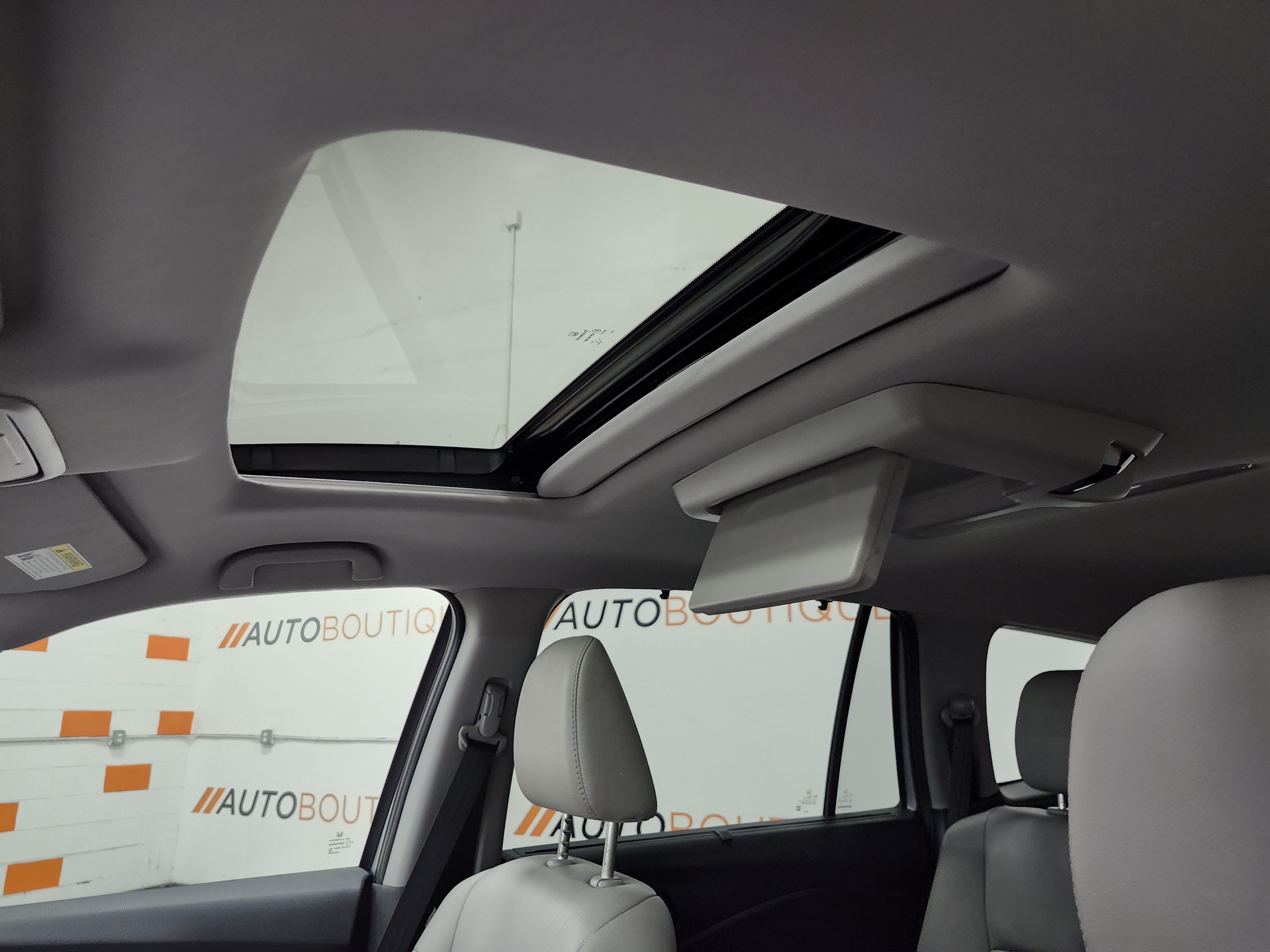Used 2021 Honda Pilot Touring image 2