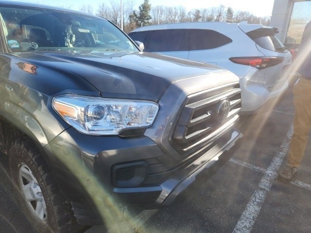 Used 2022 Toyota Tacoma SR image 2
