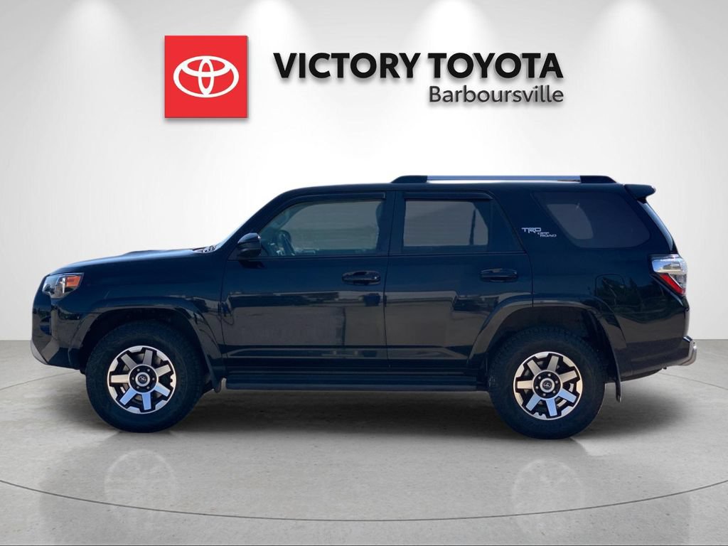 Used 2018 Toyota 4Runner TRD Off-Road AWD/4WD image 2