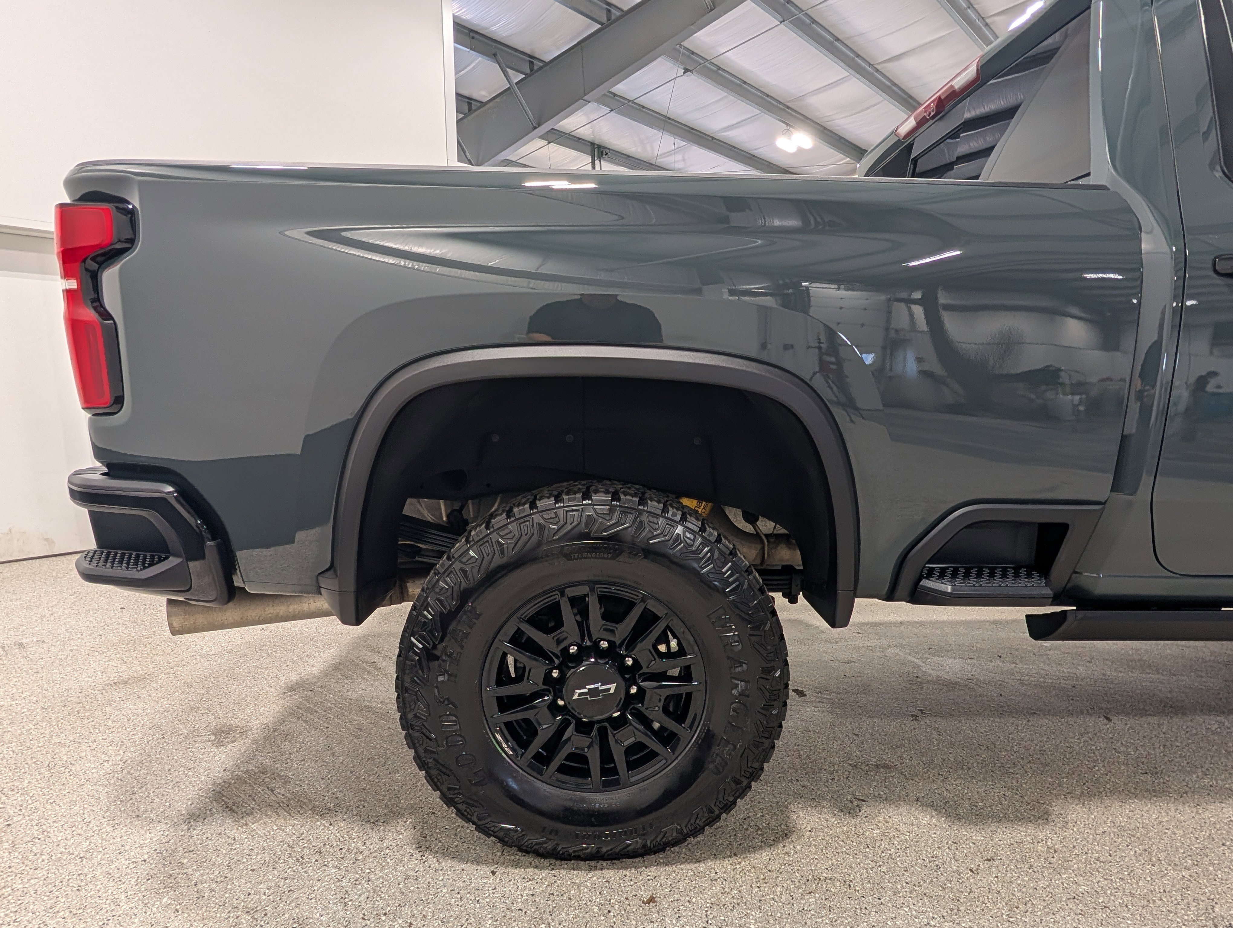 Used 2025 Chevrolet Silverado 2500 ZR2 w/ Technology Package AWD/4WD image 11