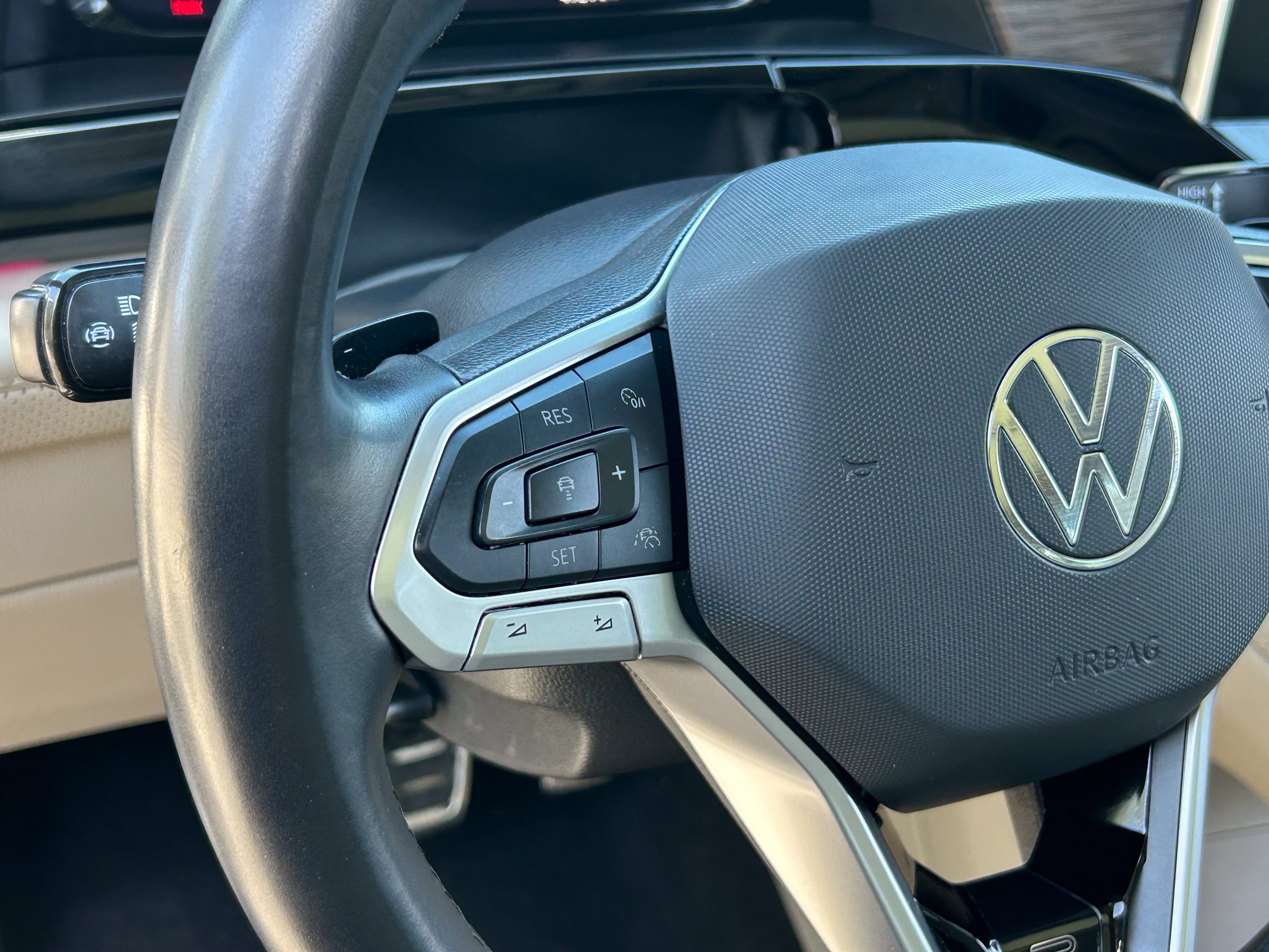 Used 2024 Volkswagen Atlas SEL Premium R-Line AWD/4WD image 26