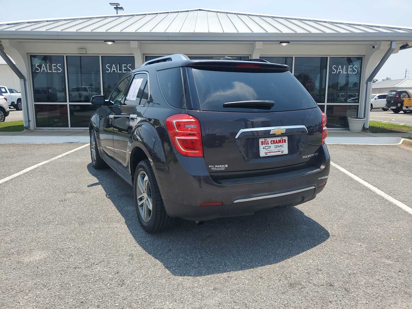 Used 2016 Chevrolet Equinox LTZ w/ Enhanced Convenience Package FWD image 3