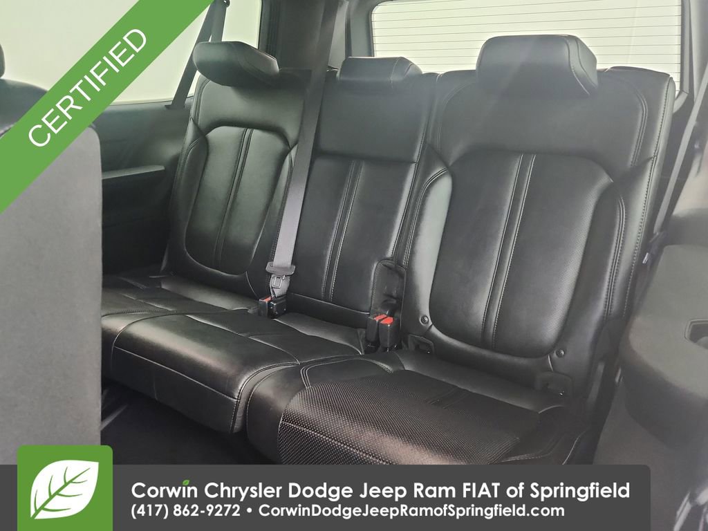 Certified 2024 Jeep Wagoneer L Series II w/ Flexible Seating Group image 32