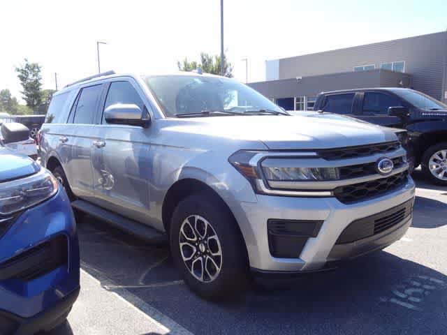 Used 2024 Ford Expedition XLT AWD/4WD image 4
