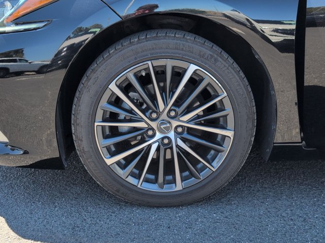 Used 2025 Lexus ES 300h w/ Premium Package FWD image 25