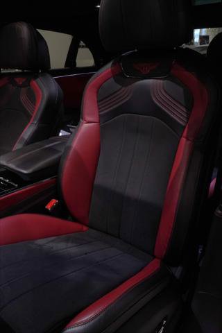 Used 2023 Bentley Flying Spur V8 image 22