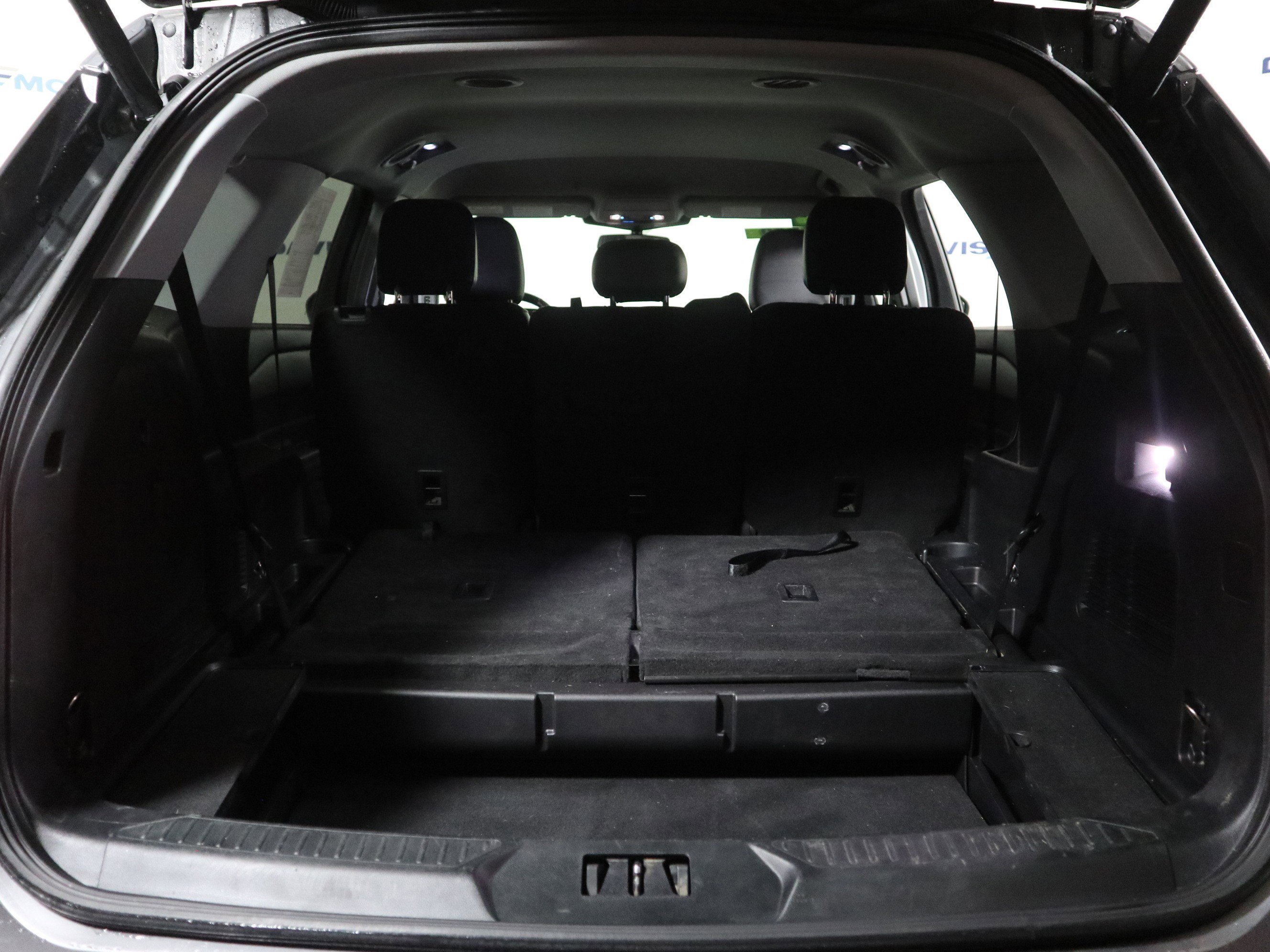 Used 2022 Ford Explorer XLT w/ Equipment Group 202A image 6