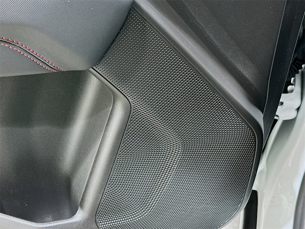 Used 2024 Chevrolet Colorado Z71 w/ Z71 Convenience Package 2 image 19