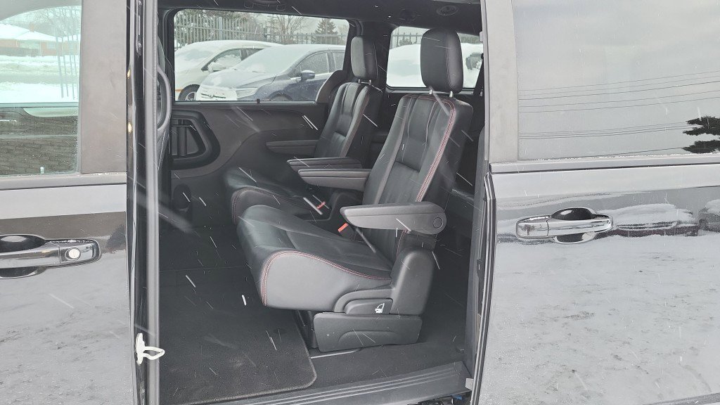 Used 2019 Dodge Grand Caravan GT image 23