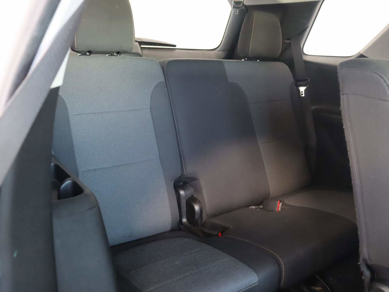 Used 2020 Chevrolet Traverse LS FWD image 17