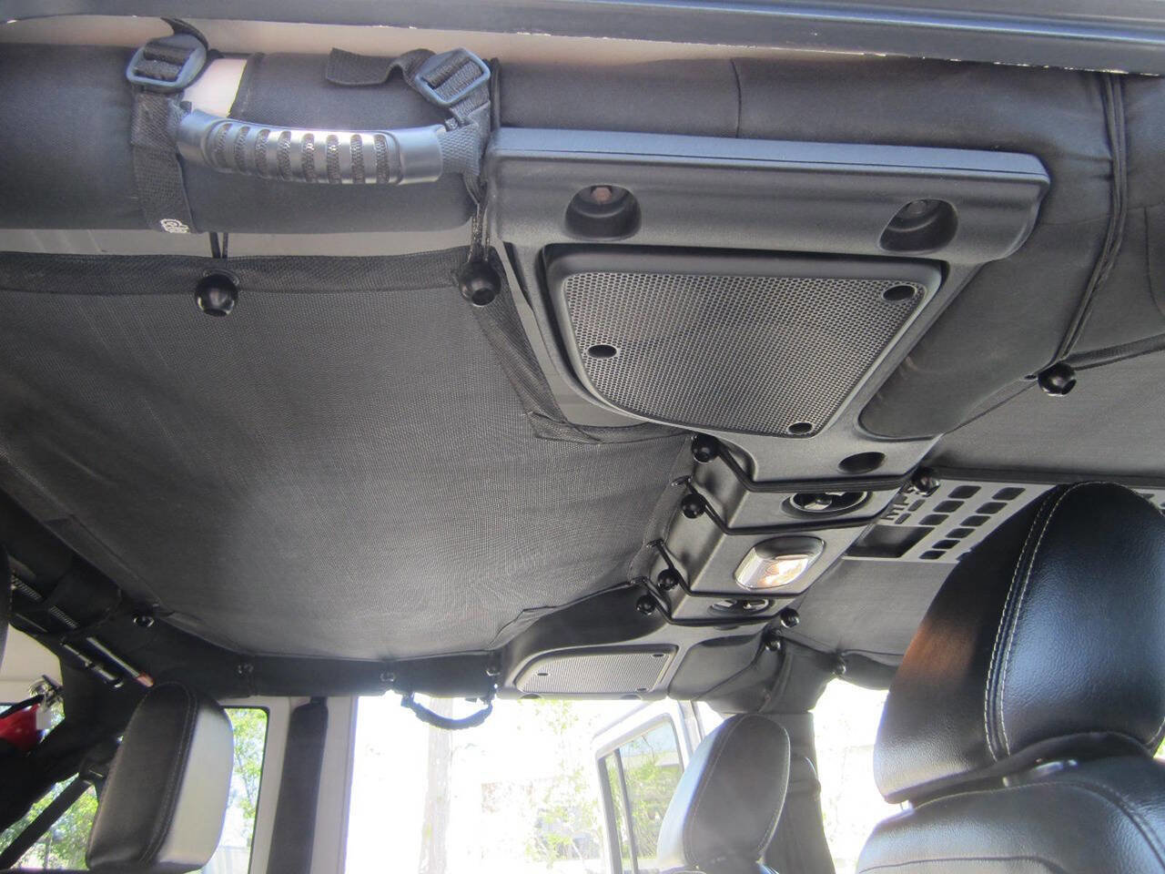 Used 2017 Jeep Wrangler Unlimited Rubicon AWD/4WD image 23