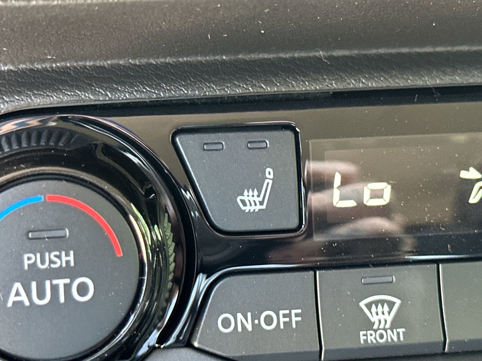 New 2026 Nissan Kicks SV w/ Charging Package FWD image 26