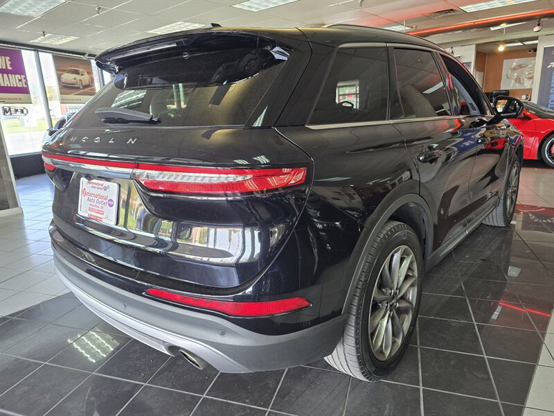 Used 2021 Lincoln Corsair AWD w/ Premium Package image 4