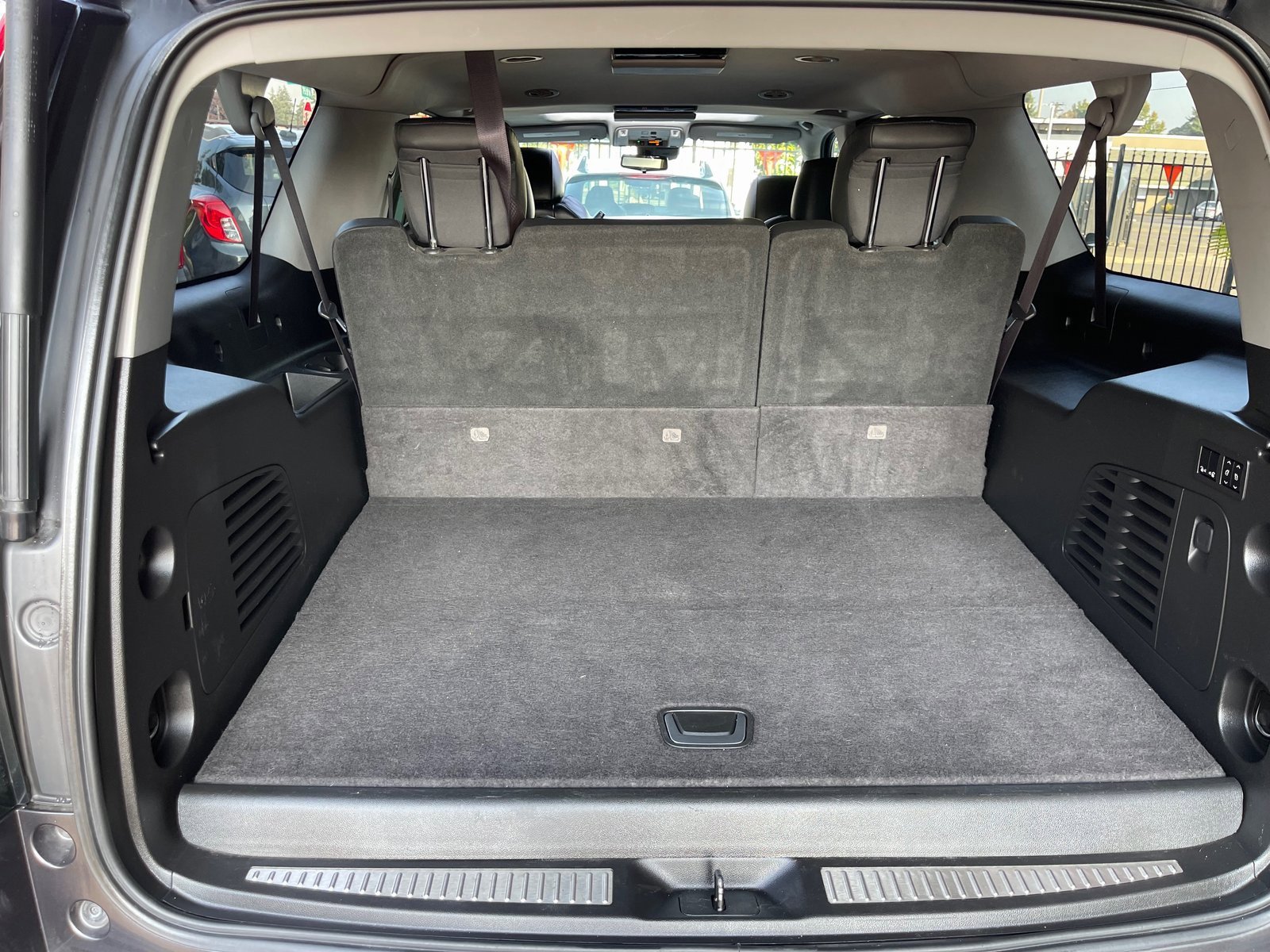 Used 2017 Cadillac Escalade ESV Premium Luxury image 24