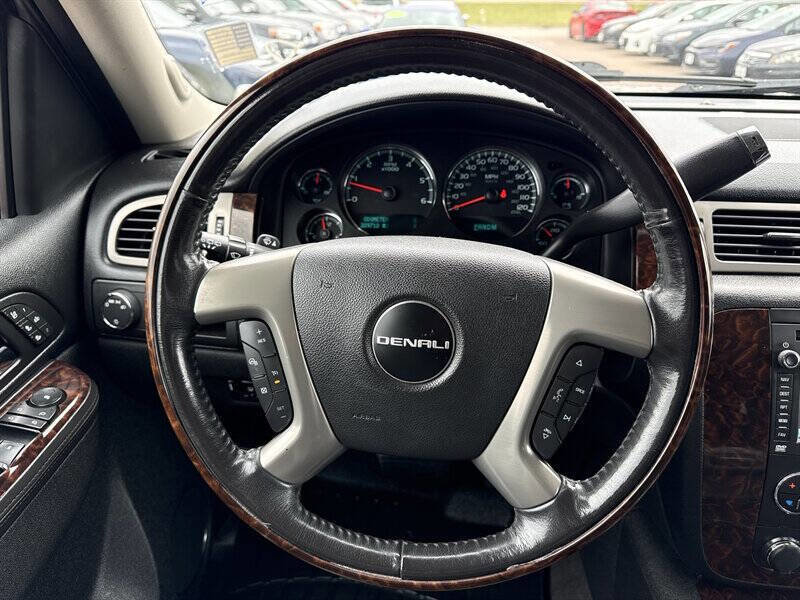 Used 2012 GMC Yukon Denali AWD/4WD image 23
