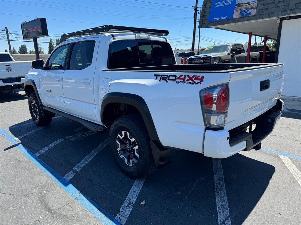 Used 2021 Toyota Tacoma TRD Off-Road w/ Technology Package AWD/4WD image 4