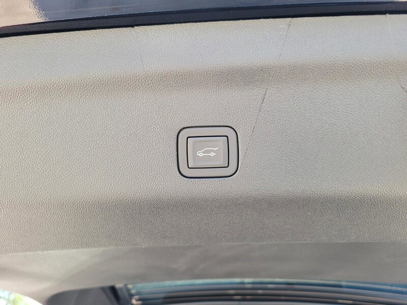 New 2026 GMC Yukon XL Denali image 9