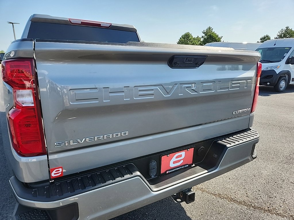 Used 2023 Chevrolet Silverado 1500 Custom AWD/4WD image 38