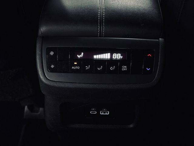 Used 2023 Nissan Pathfinder SL image 22