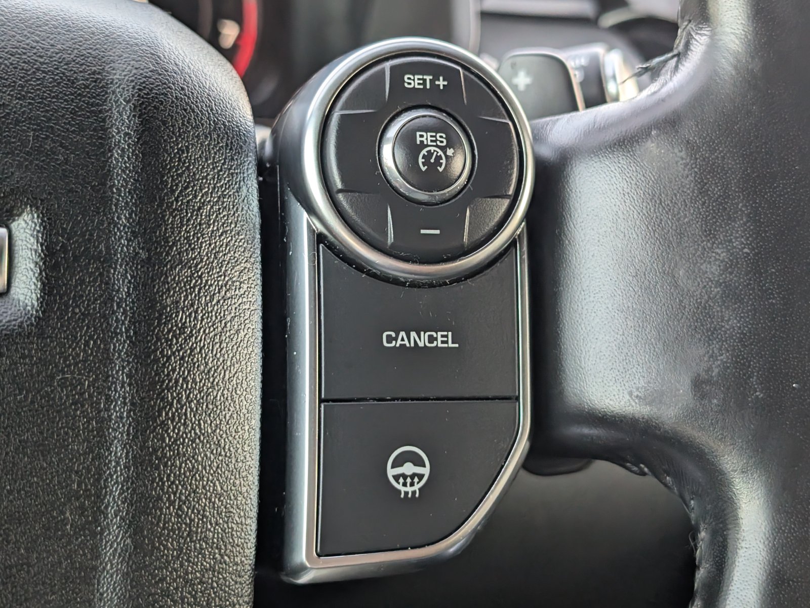 Used 2018 Land Rover Discovery SE AWD/4WD image 19