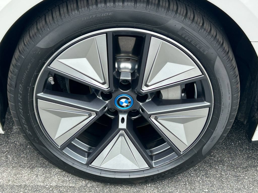 Used 2023 BMW i4 eDrive35 w/ Premium Package RWD image 9