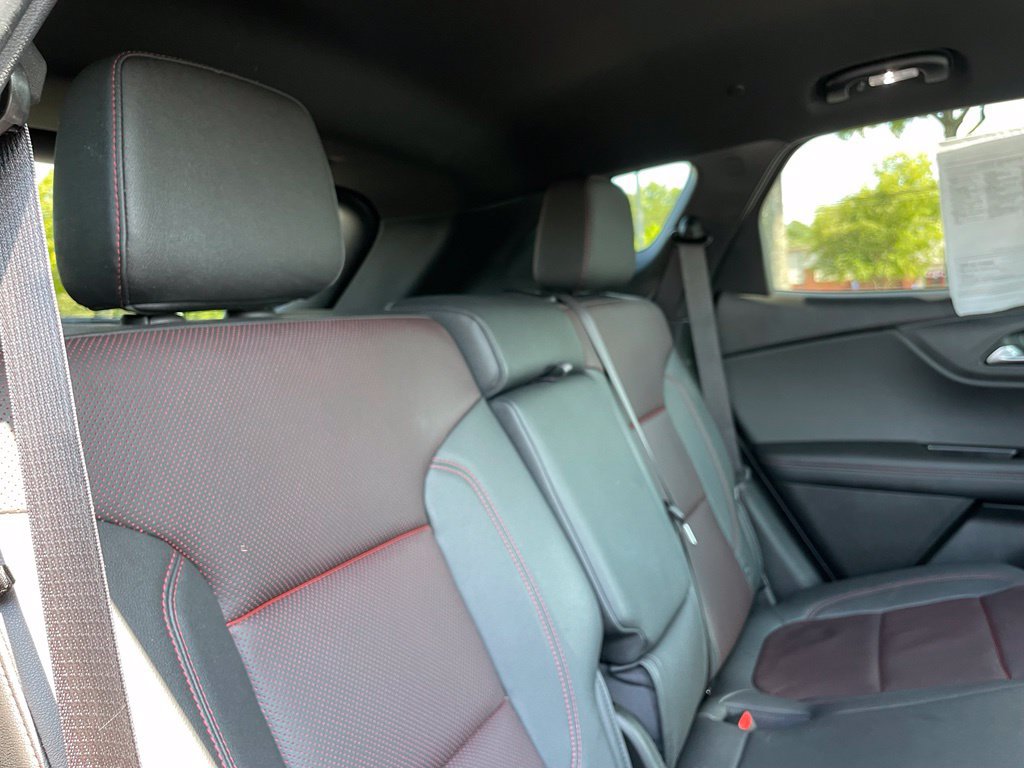 Used 2025 Chevrolet Blazer RS FWD image 37