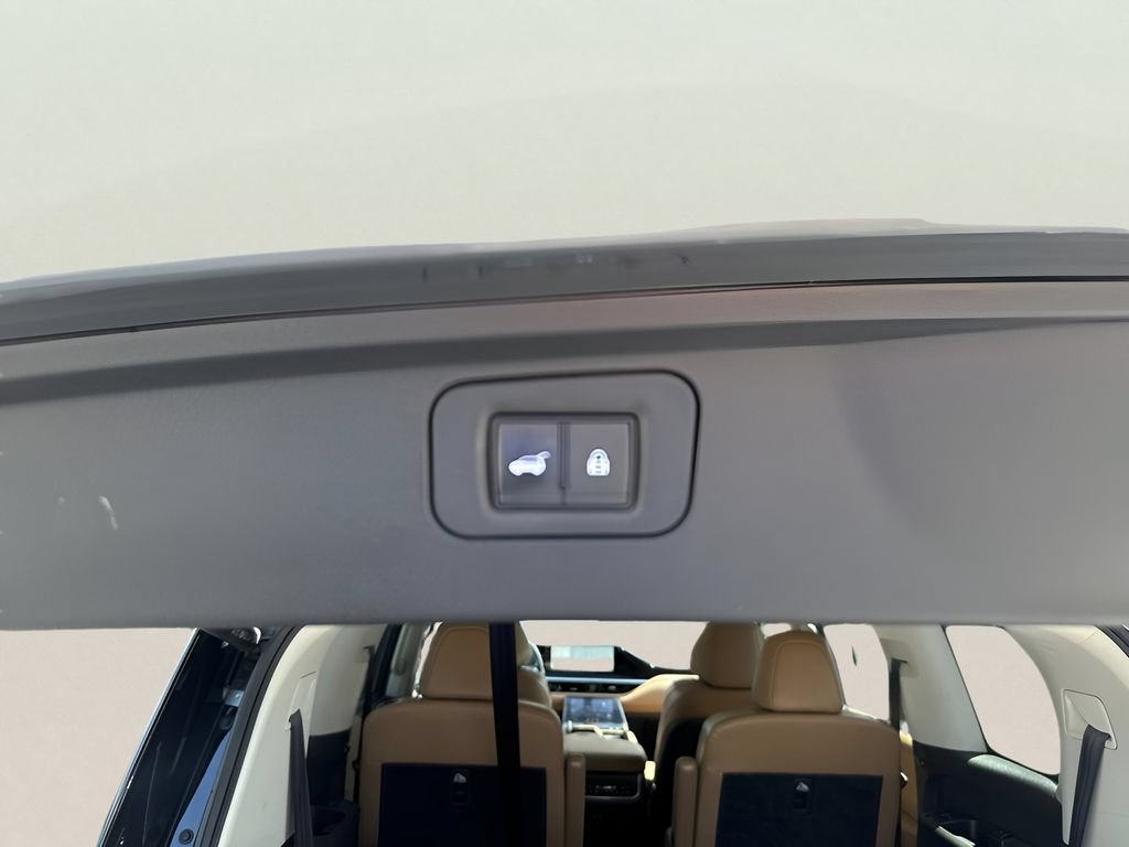 Used 2025 INFINITI QX80 Sensory AWD/4WD image 14