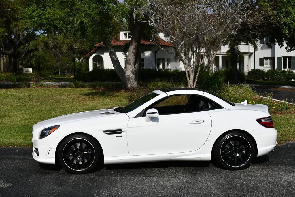 Used 2015 Mercedes-Benz SLK 350 image 32