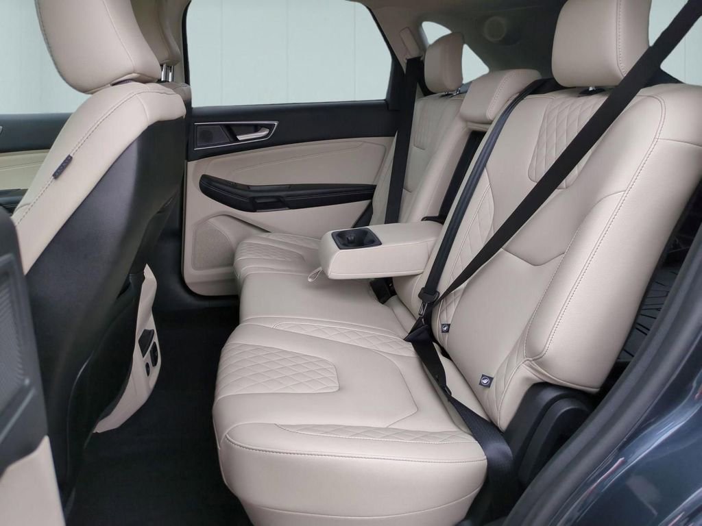 Used 2023 Ford Edge Titanium AWD/4WD image 25