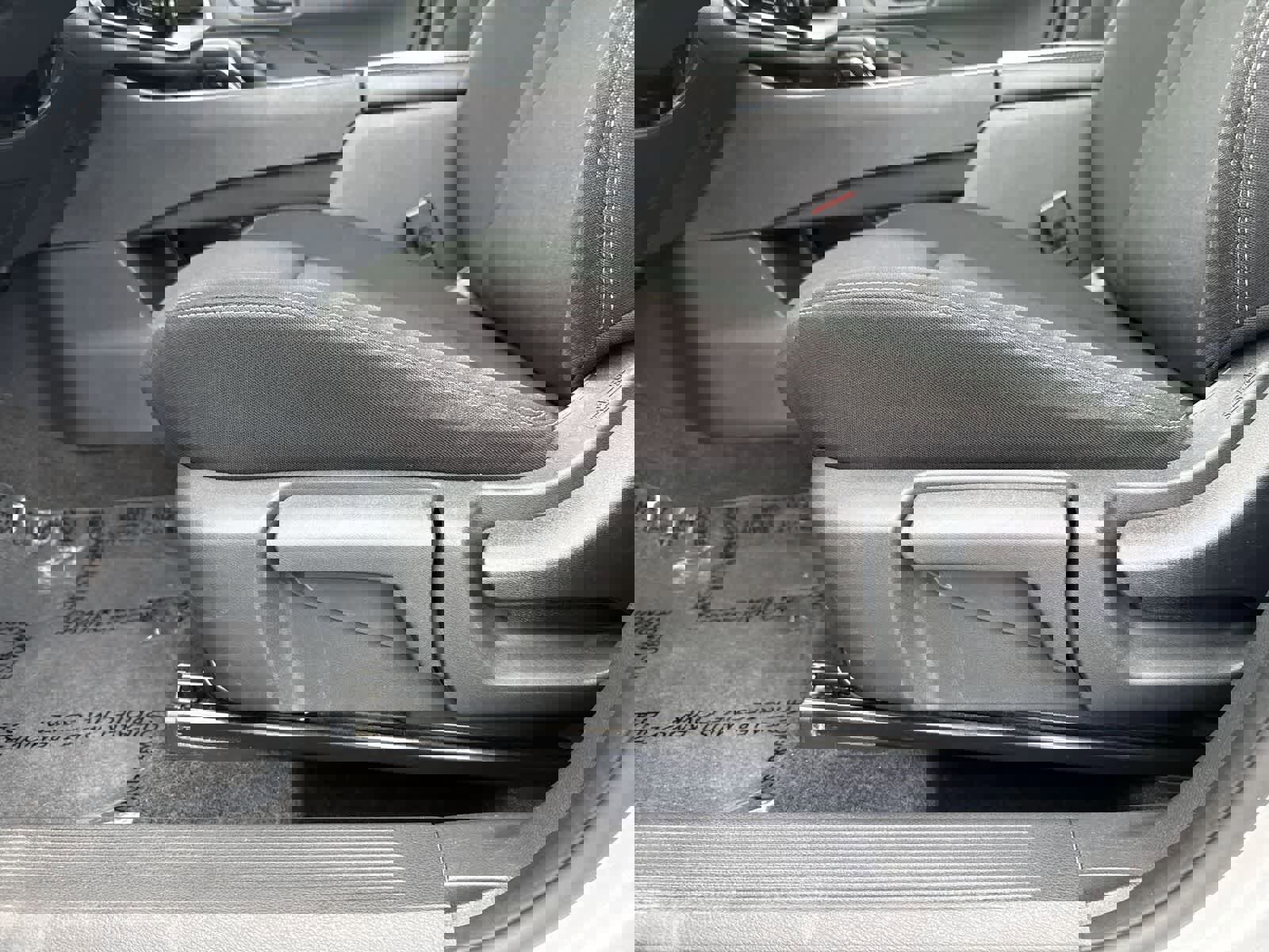 Used 2024 Nissan Rogue S image 19