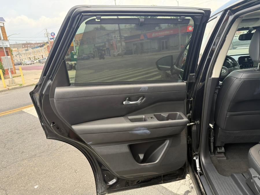 Used 2022 Nissan Pathfinder SL w/ SL Premium Package image 25