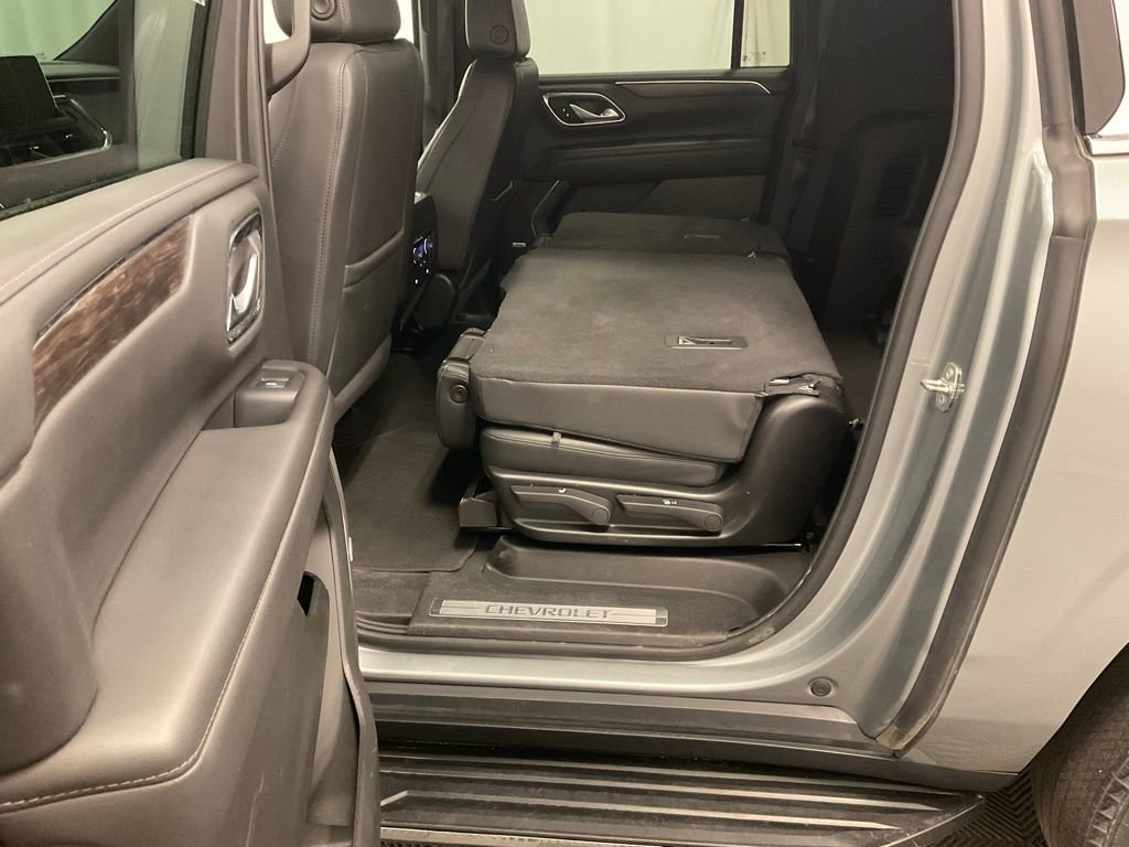 Used 2024 Chevrolet Suburban LT AWD/4WD image 24