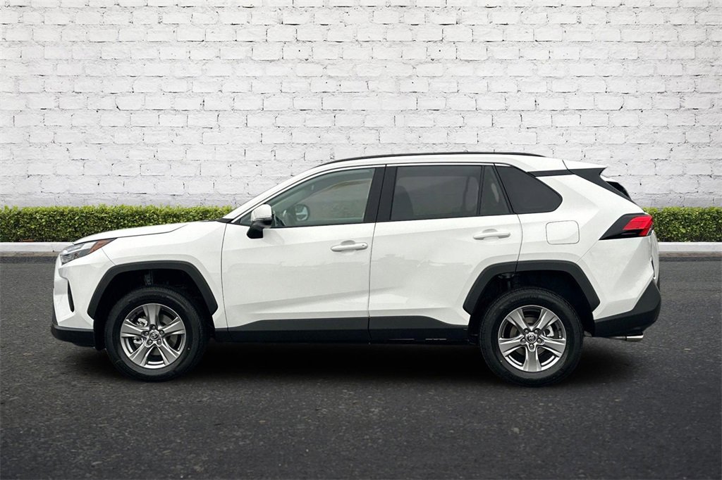 Used 2025 Toyota RAV4 XLE image 7