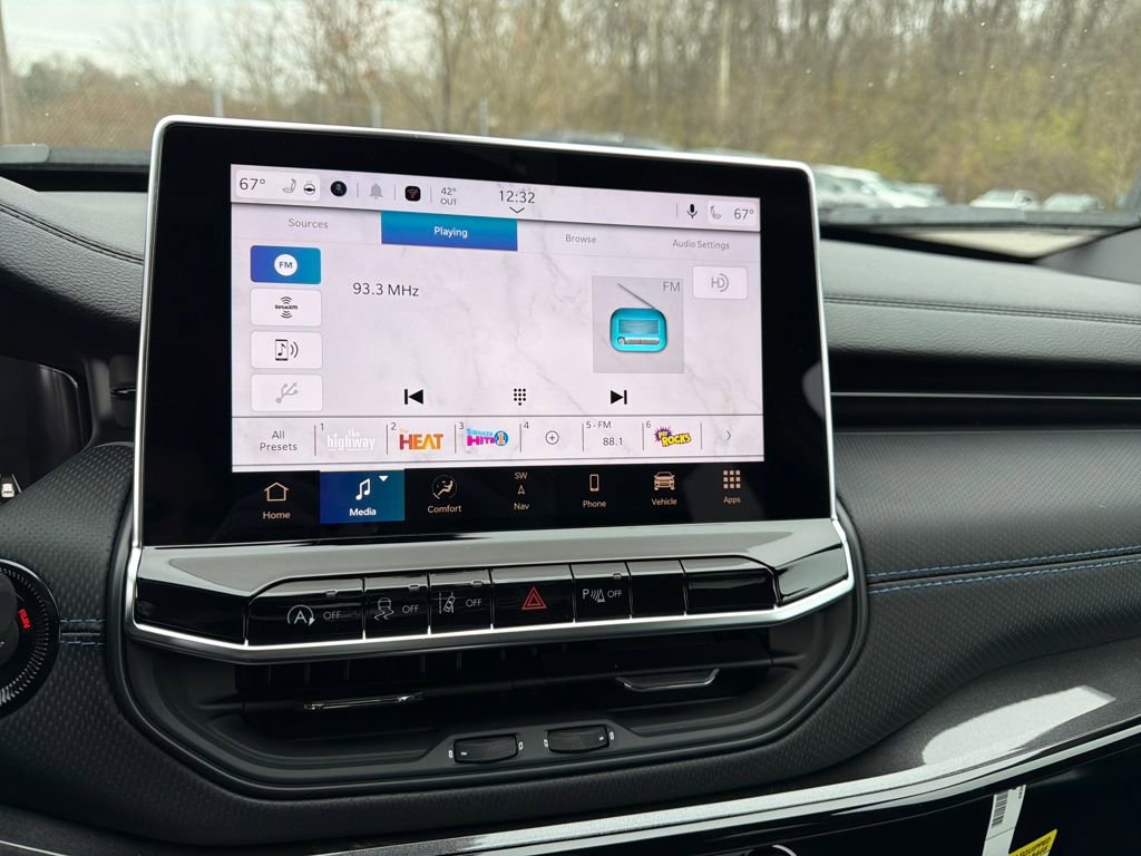 New 2026 Jeep Compass Limited w/ Sun, Sound & Navigation Group image 17