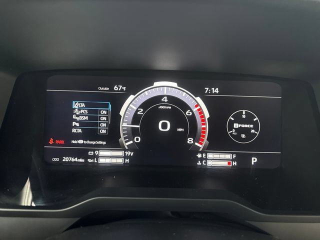Used 2025 Toyota Tundra Limited AWD/4WD image 13