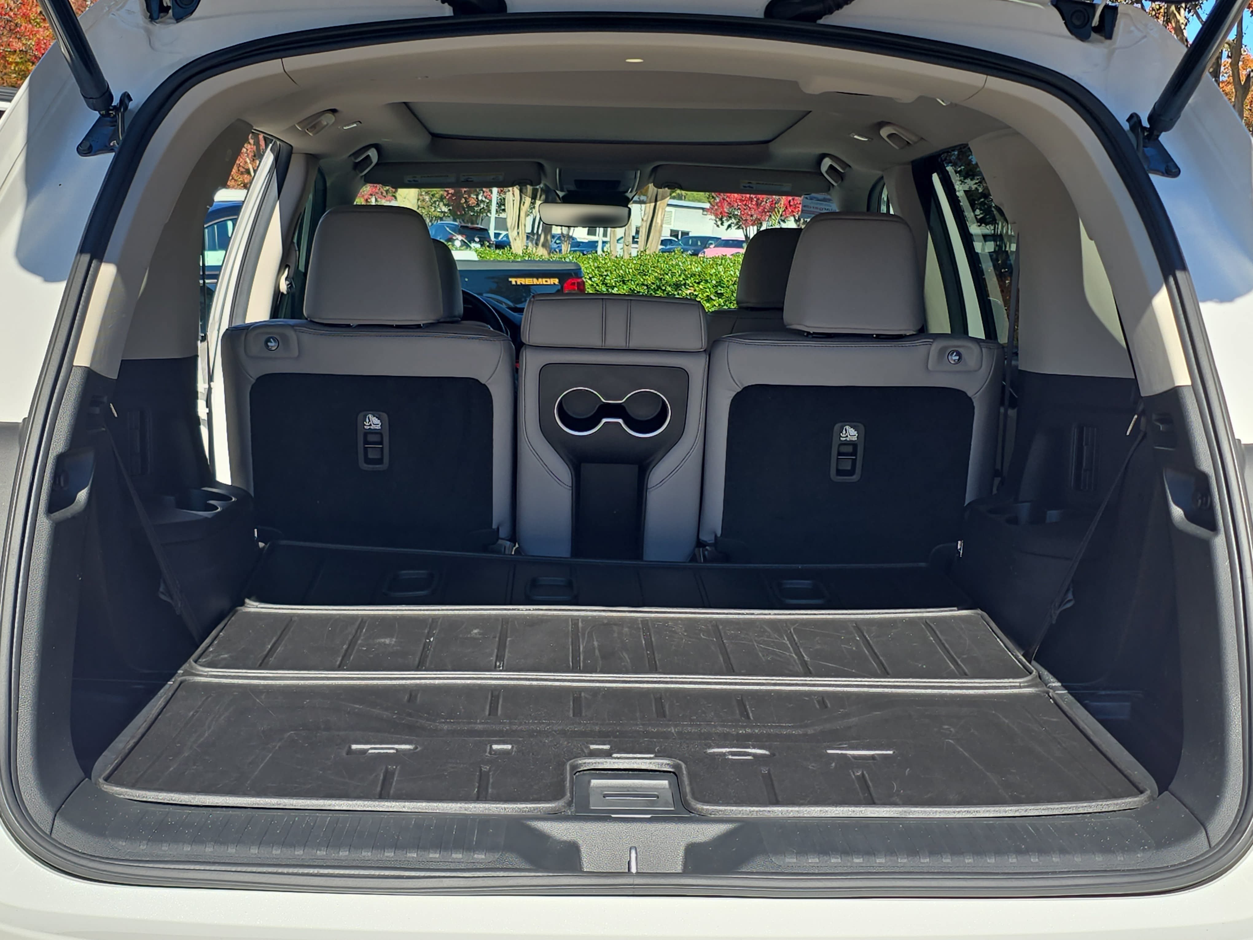 Used 2025 Honda Pilot Touring image 12