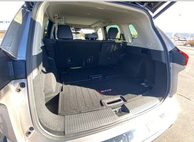 Certified 2024 Nissan Rogue Platinum w/ Platinum Premium Package FWD image 16