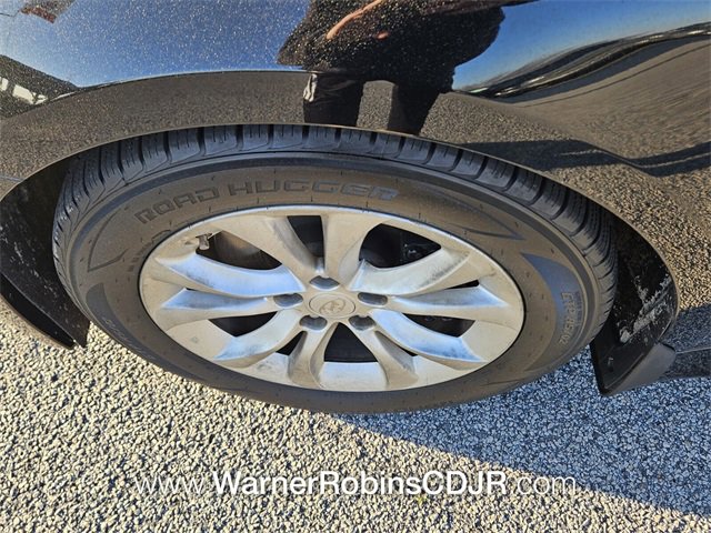 Used 2013 Hyundai Genesis 3.8 image 17