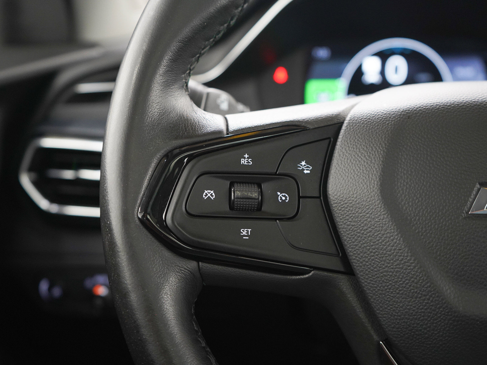 Used 2022 Chevrolet Bolt EUV Premier w/ Sun & Sound Package FWD image 24