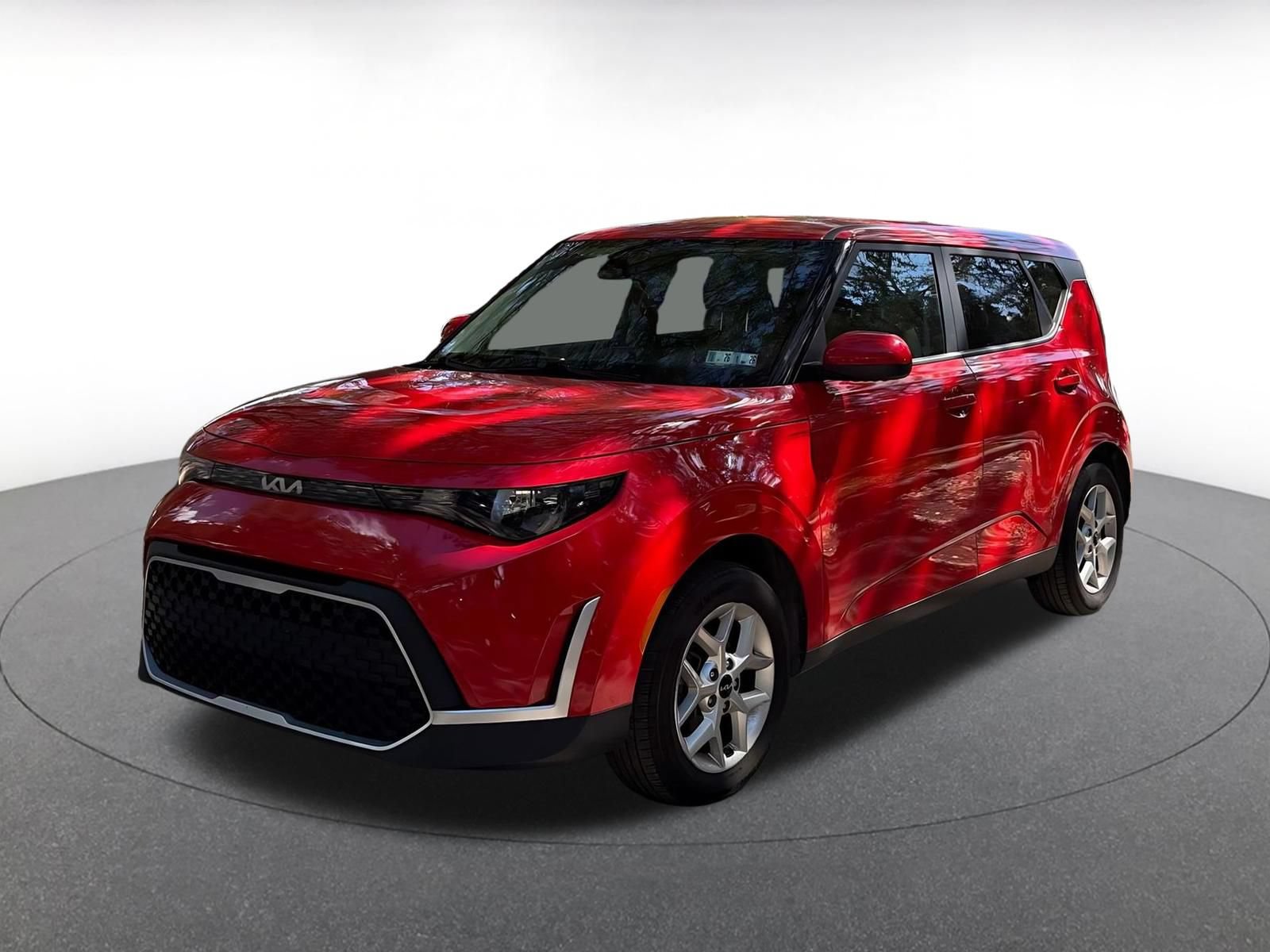 Used 2025 Kia Soul LX w/ LX Technology Package FWD image 4