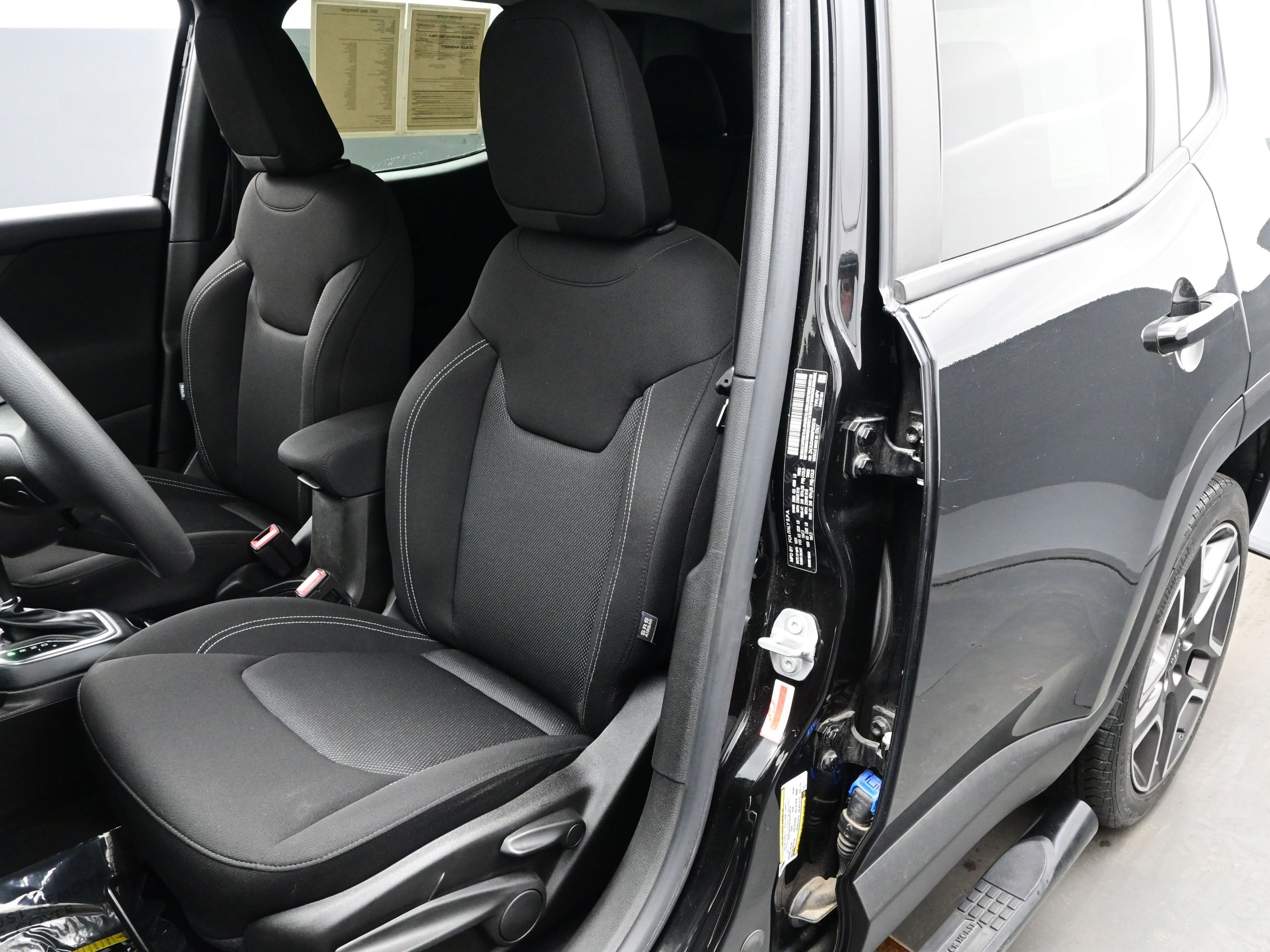 Used 2021 Jeep Renegade Sport image 10