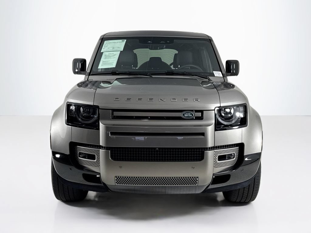 Used 2025 Land Rover Defender 110 X-Dynamic SE AWD/4WD image 8
