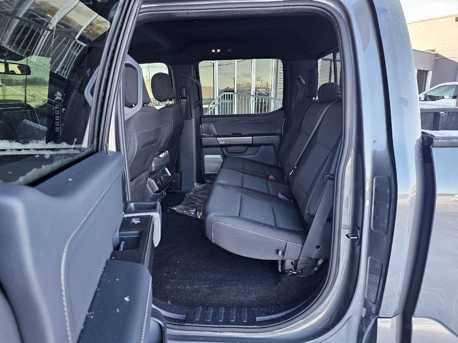 Used 2022 Ford F150 XLT w/ Equipment Group 302A High image 17