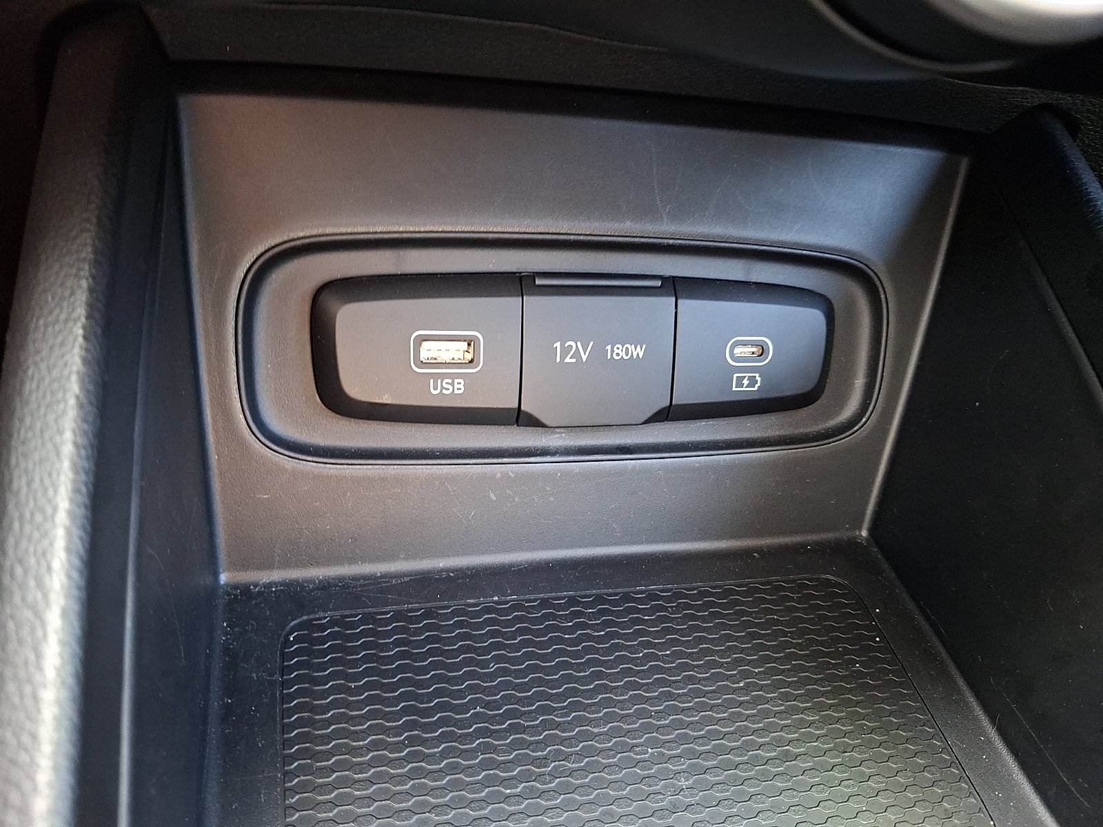 Certified 2025 Hyundai Venue SEL FWD image 26